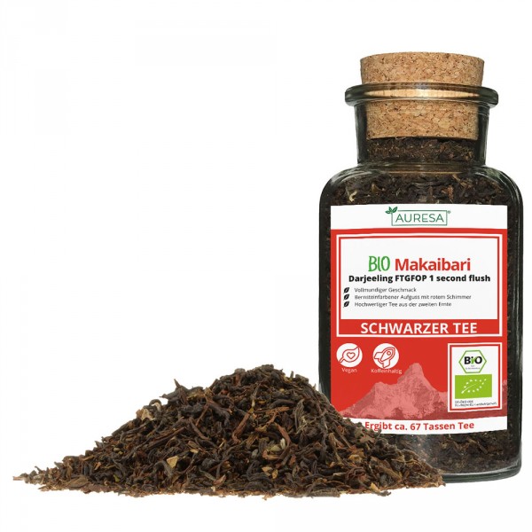 Thé noir en vrac Makaibari Darjeeling bio dans un verre